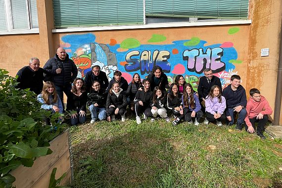 Il murale Save the Planet realizzato a Barberino Tavarnelle dagli studenti con Ypsilon