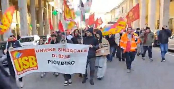 La manifestazione a Piombino