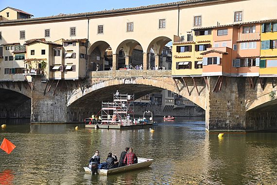 La piattaforma-cantiere galleggiante