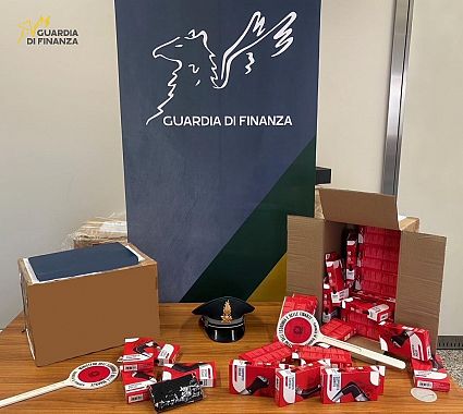 Gli accessori sportivi sequestrati