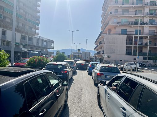 Le auto in coda