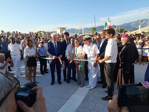 Il taglio del nastro 