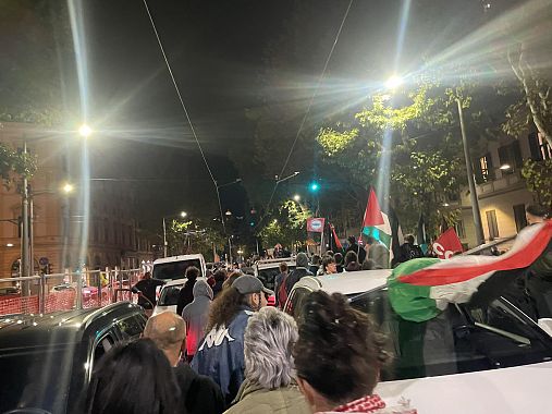 Il corteo nella notte a Firenze