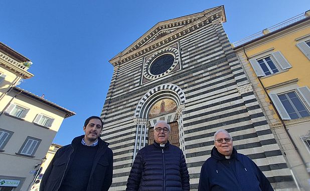 Marchese, Scaccini e Stancari davanti alla chiesa di San Francesco a Prato