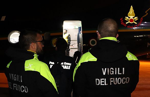 Partenza vigili del fuoco da Pisa