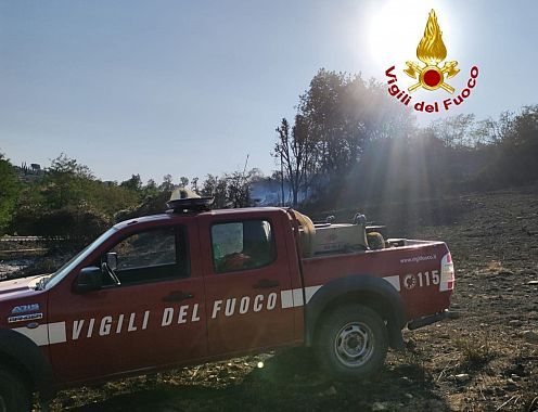 I vigili del fuoco sul luogo dell'incendio