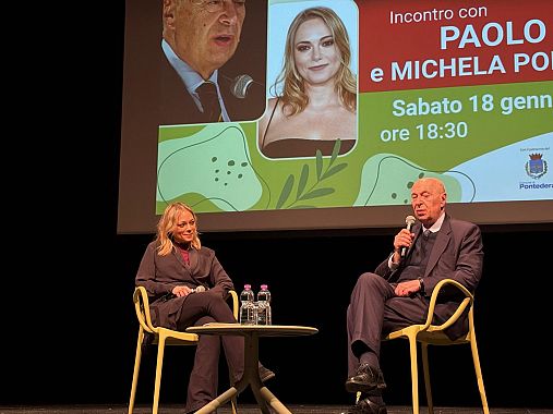 Paolo Mieli e Michela Ponzani sul palco del Teatro Era