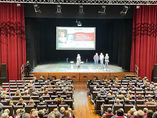 Il Teatro Era per l'Eco Incontro con Lella Costa e Oscar Farinetti