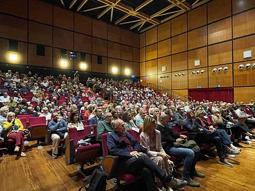 Il pubblico del Teatro Era