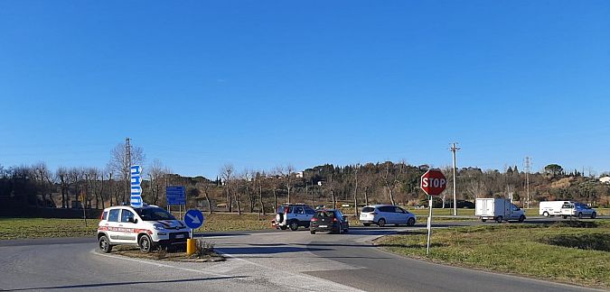 Il traffico deviato dalla municipale prima del luogo dell'incidente