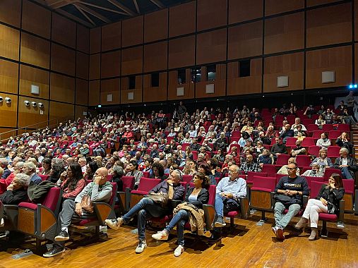 Il pubblico del Teatro Era