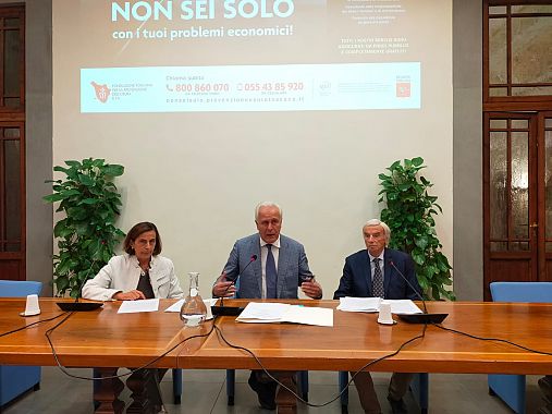 La presentazione dell'iniziativa, al centro il presidente Giani