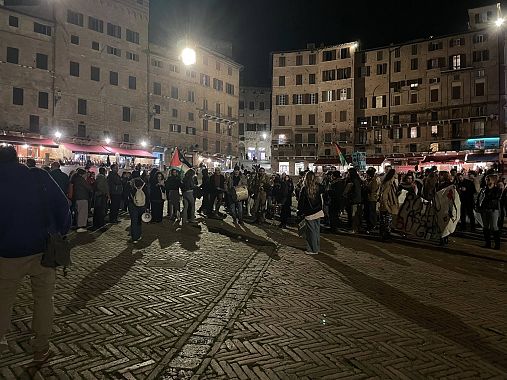 La manifestazione in piazza del Campo a Siena