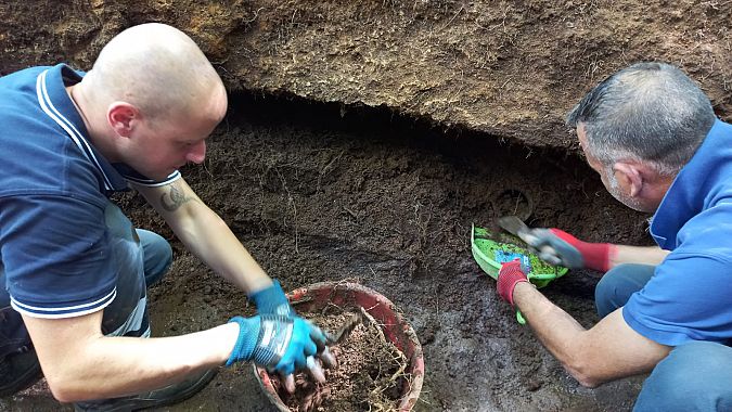Gli archeologi al lavoro nel sito