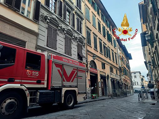 I vigili del fuoco erano ancora al lavoro al mattino