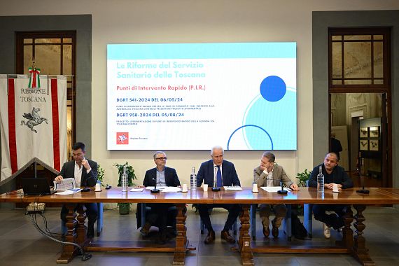 La conferenza stampa di presentazione dei Pir. Al centro il presidente Giani e l'assessore Bezzini