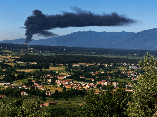 La nube nera di Lugnano visibile fin da Lamporecchio