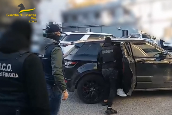 L'operazione della guardia di finanza di Pisa coordinata dalla Dda di Firenze